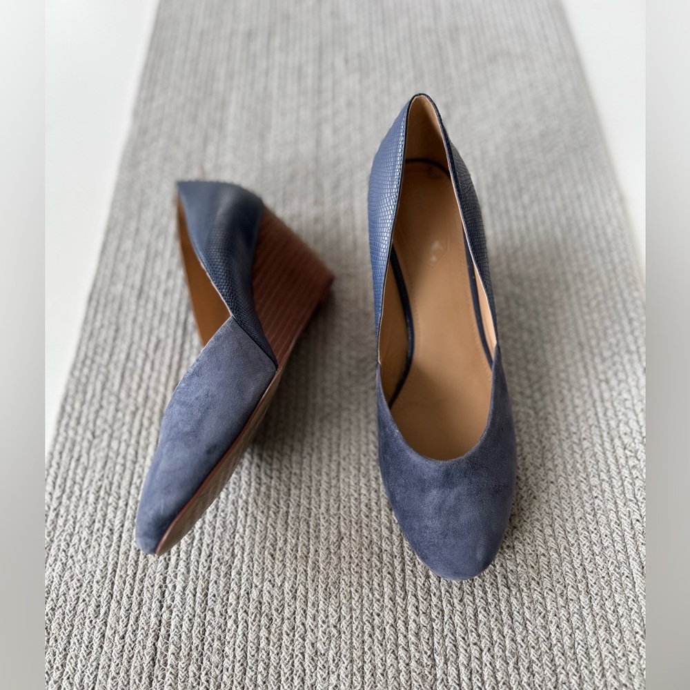 Violet & Red Dusty Blue Suede Leather High Heel Wedges Dressy Shoes Size 9